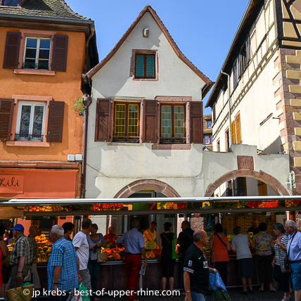 Every Tuesday, in Sélestat, there is a beautiful weekly open air market.